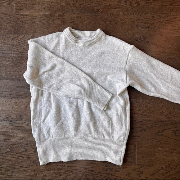 Mock neck knit sweater - Picture 3 of 3